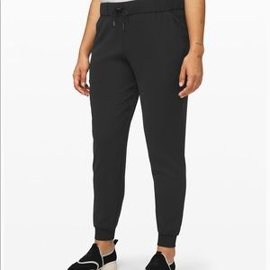 On The Fly Woven Joggers